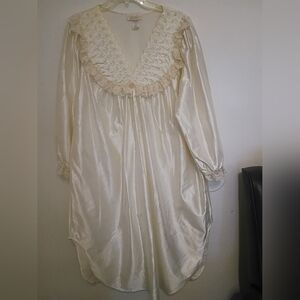 Cachet Elegant Cream Nightgown‎ Sz L